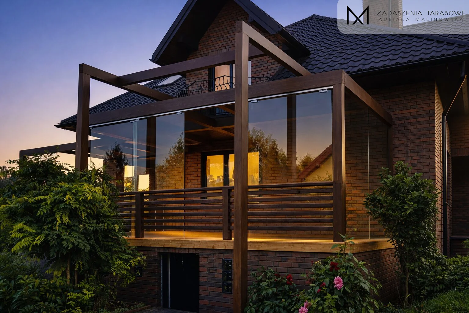 nowoczesna osłona tarasowa pergola z balustradą