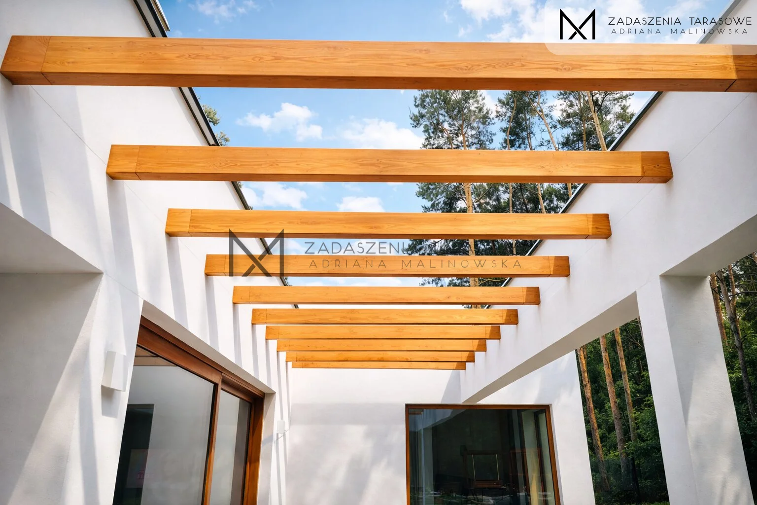 belki mocowane nad tarasem