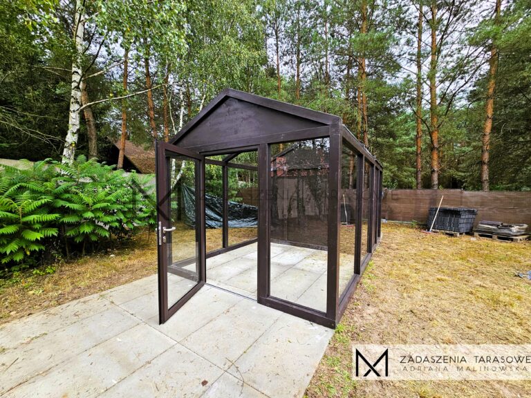 Szklarnia drewniana