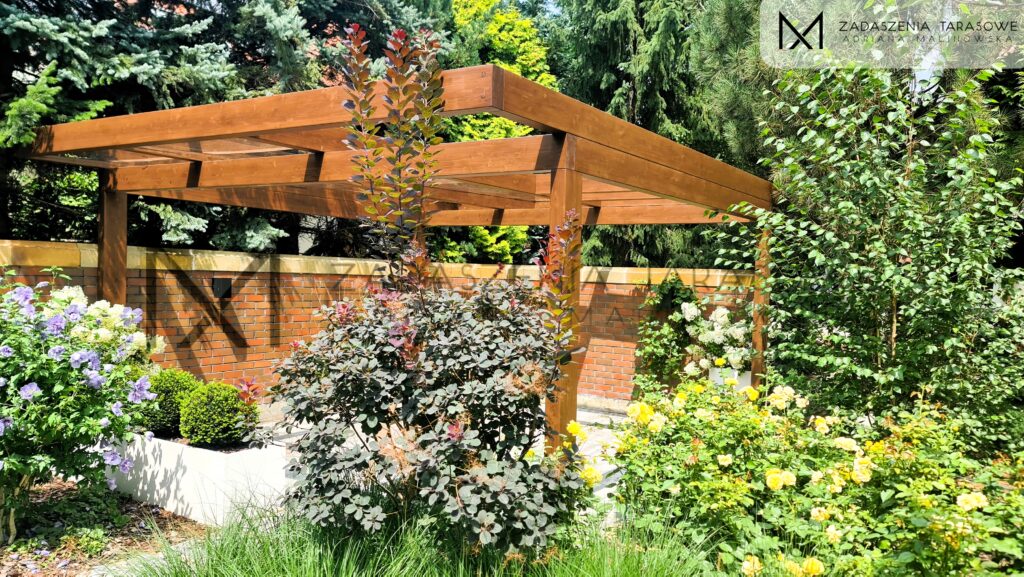 Altana w ogrodzie