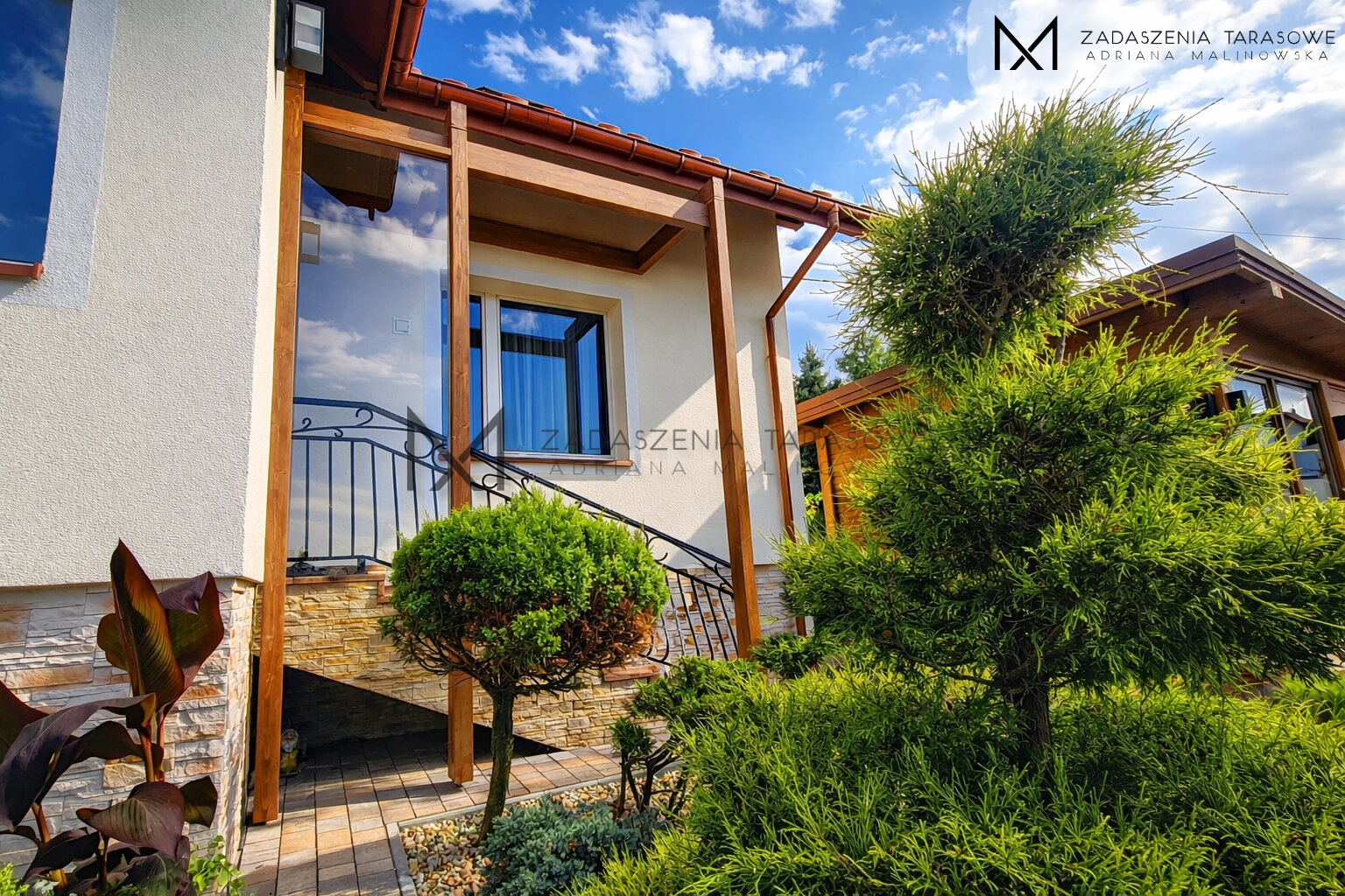 konstrukcja chroniąca przed wiatrem