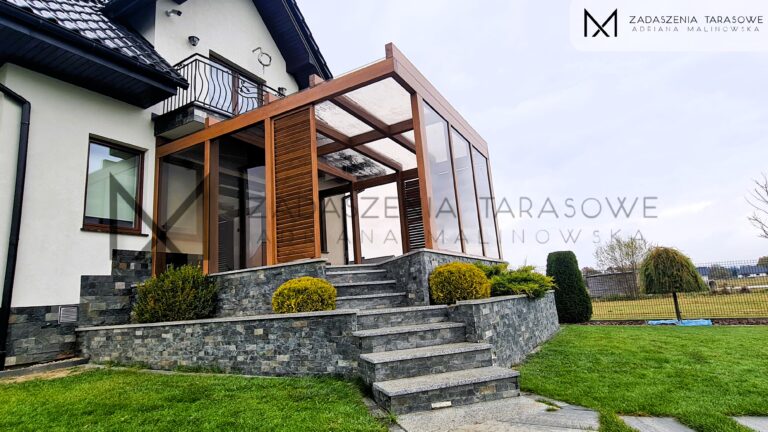 nowoczesne zadaszenie ze szkłem brązowym