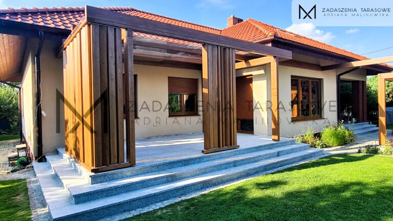 zadaszenie ze szkłem i lamelami