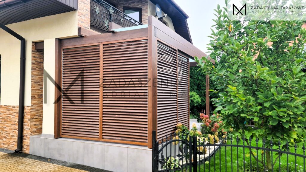 żaluzje w pergoli