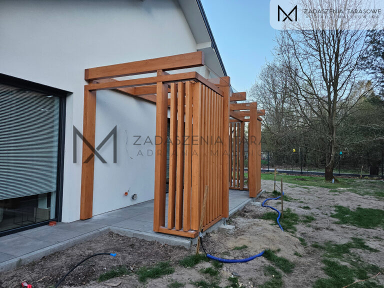 Zadaszenie tarasu szkłem i lamele mazowieckie