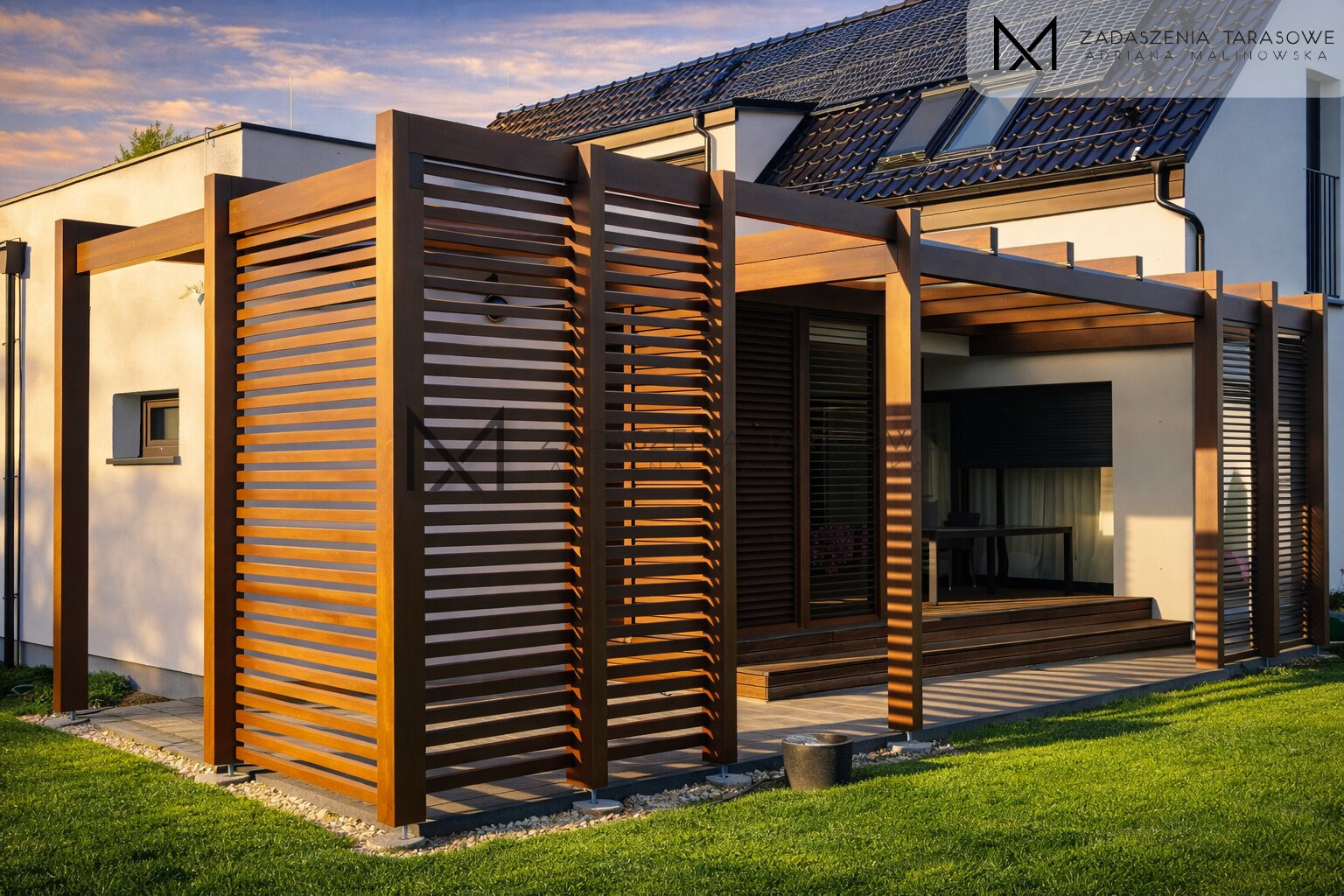 drewniane zadaszenie z żaluzjami nowoczesne