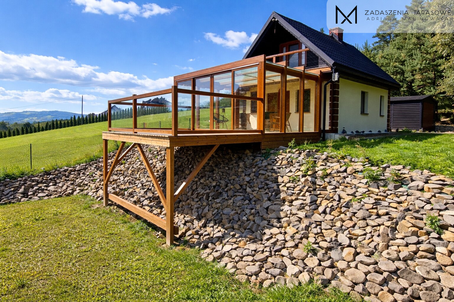 zadaszenie tarasu ze szkłem konstrukcja przy domu