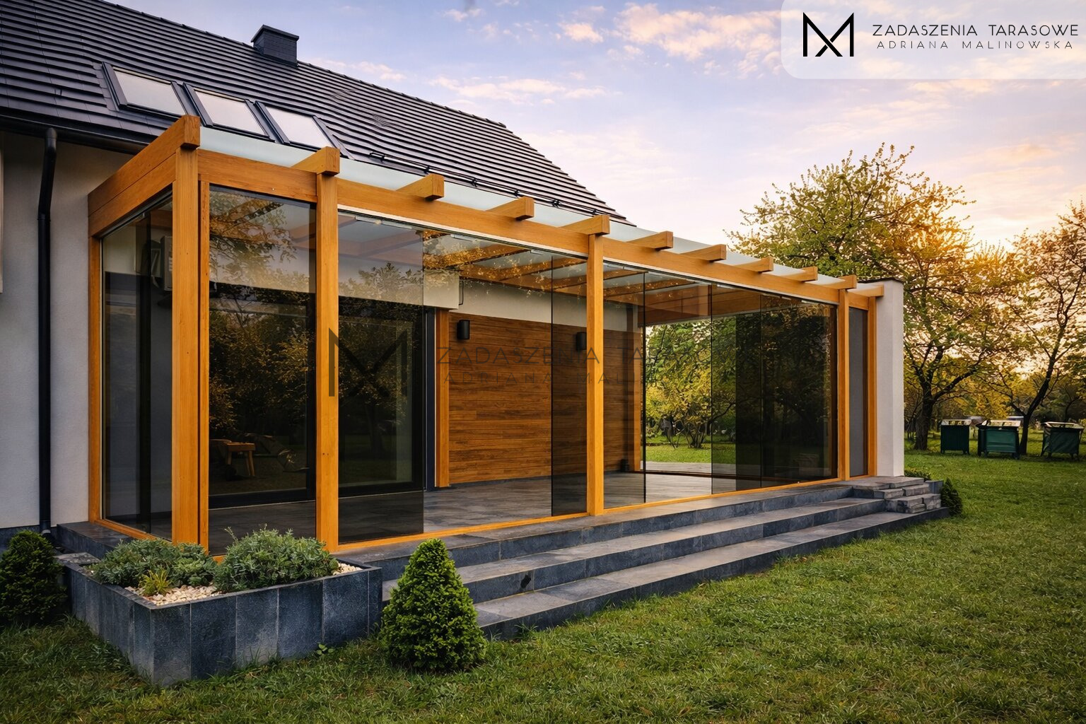 Duże zadaszenie ze szkłem brązowym ESG projekt indywidualny