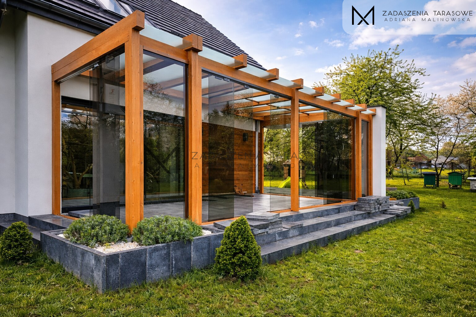 Duże zadaszenie ze szkłem brązowym ESG