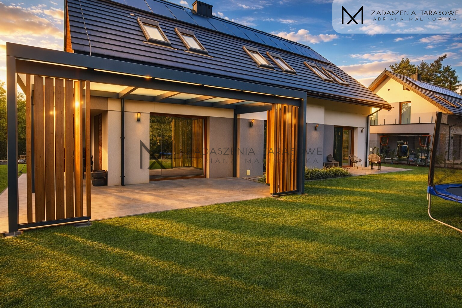 Nowoczesne zadaszenie z lamelami ruchomymi w ogrodzie