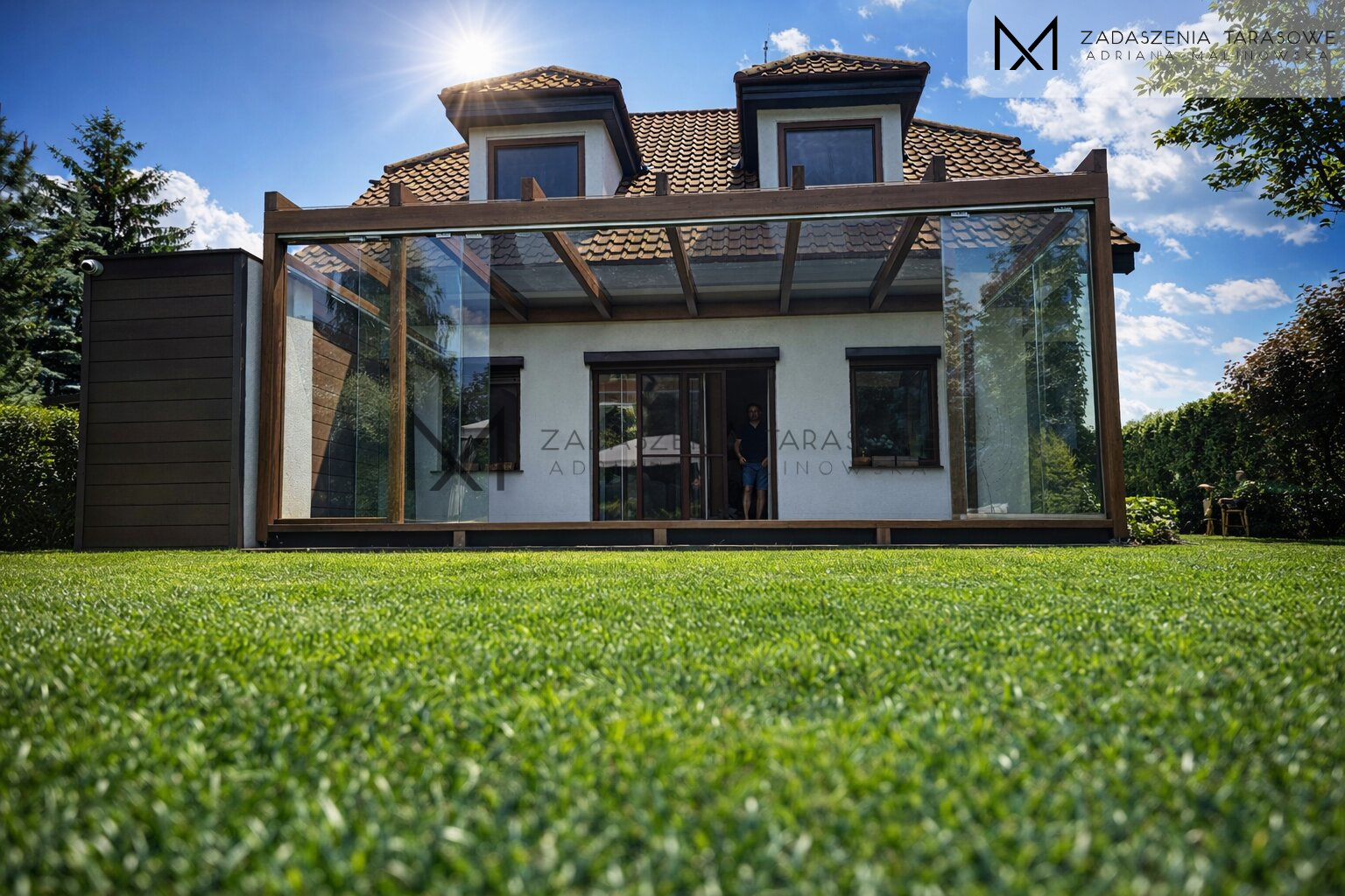 Zadaszenie z BSH ze szkłem przesuwnym nowoczesne