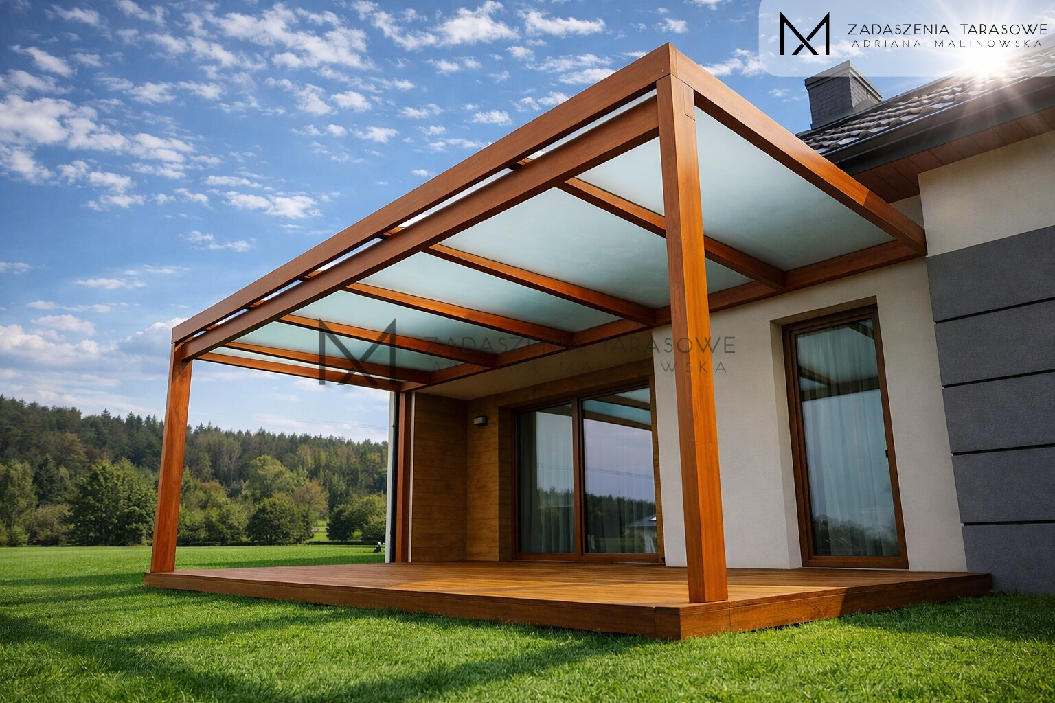 Zadaszenie z drewna klejonego ze szklanym dachem nowoczesne