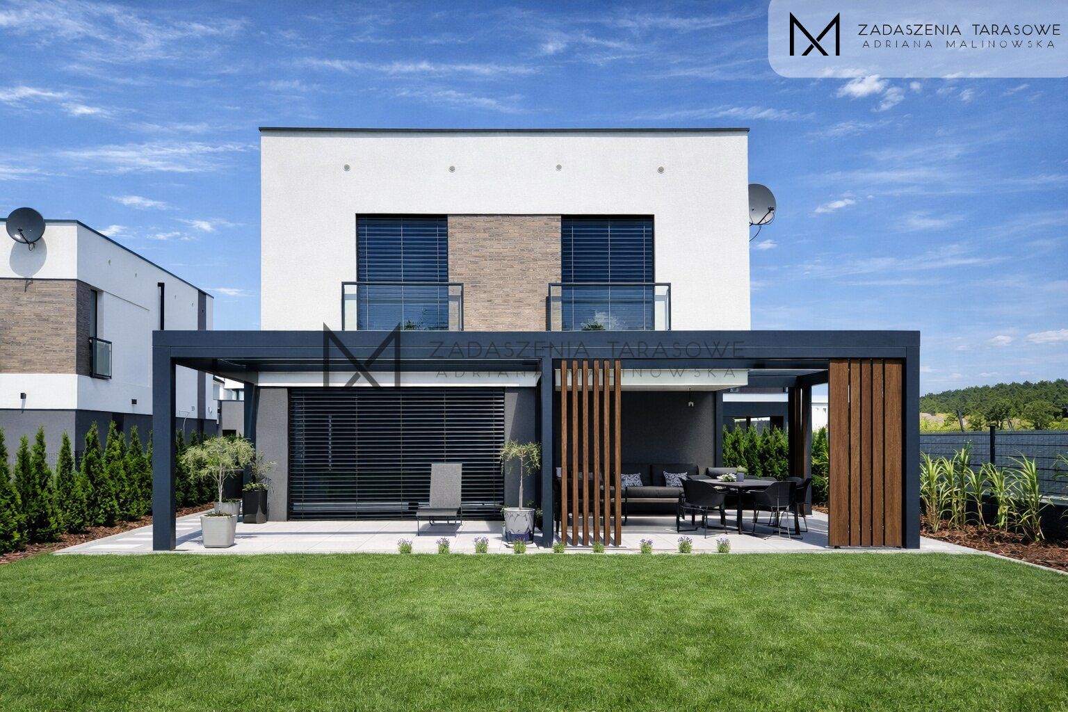 Zadaszenie z pergolą i lamelami pionowymi nowoczesne